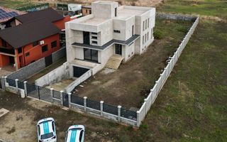 Vilă modernă pe 3 niveluri la gri în Poltura - Poză 3