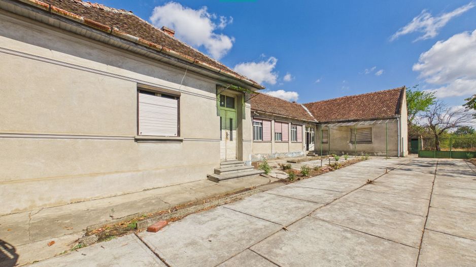 Casă cu potențial și teren 1.440 mp  - Sântana - Poză 5