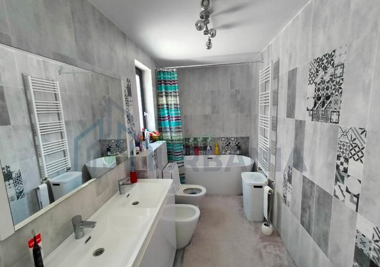 Casa tip duplex, 4 camere, parțial mobilată, Rediu - Poză 12