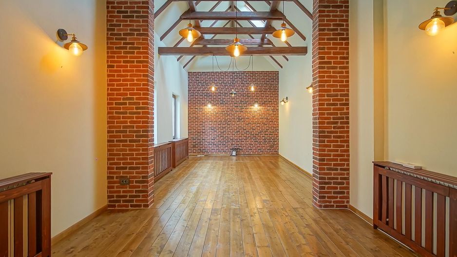 Casa de vanzare in centrul Brasovului - curte privata si pivnita - Poză 4