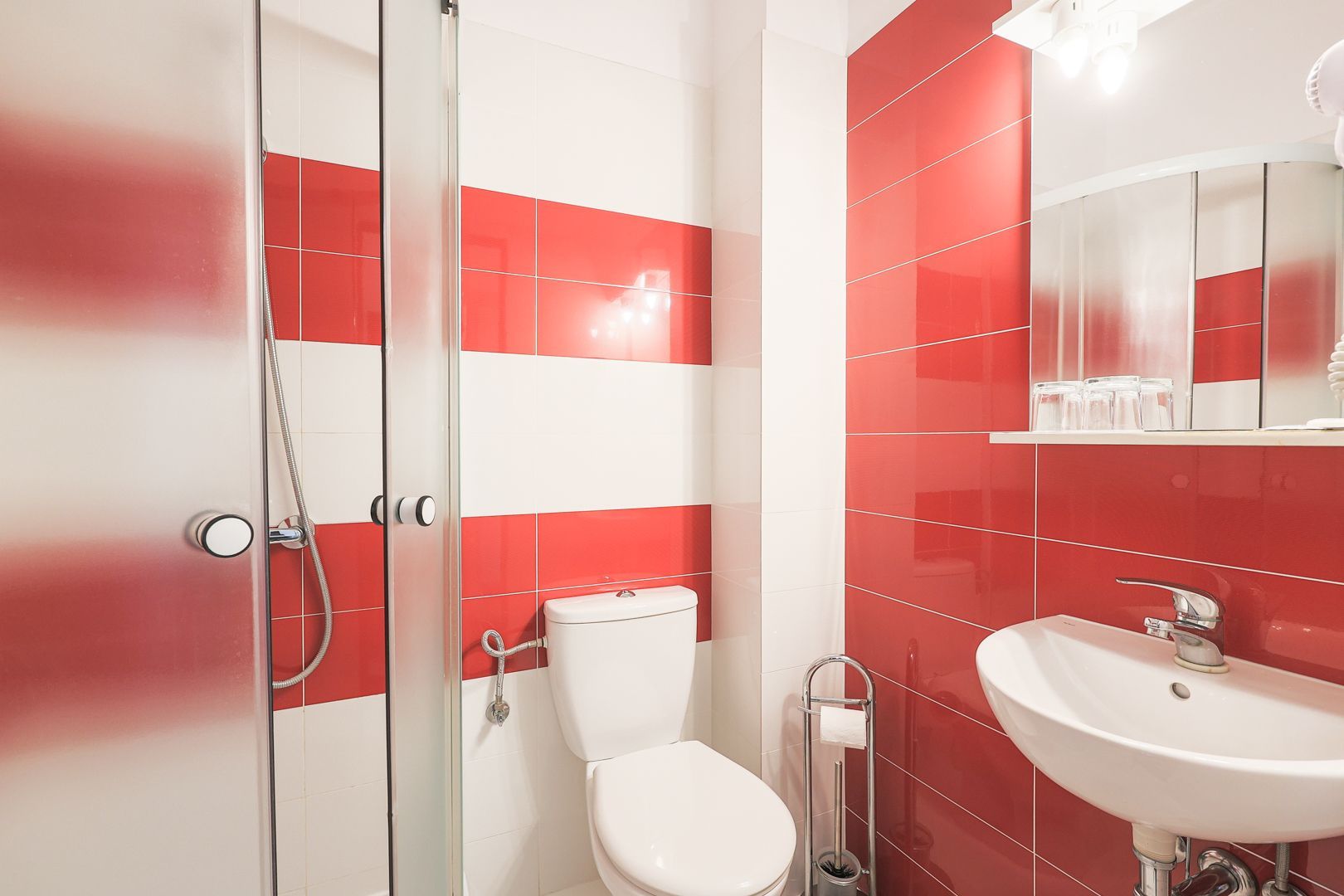 Flexibilitate într-o locație cheie, ideală pt hotel, cămin, clinică. - Poză 20