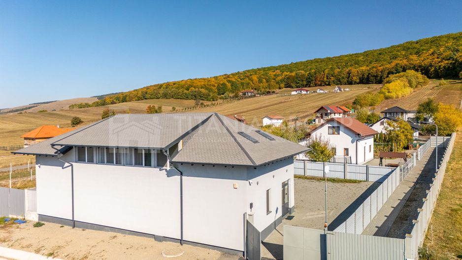 Vila 5 dormitoare | Pensiune | Proprietate versatilă în Marcus, Brașov - Poză 25