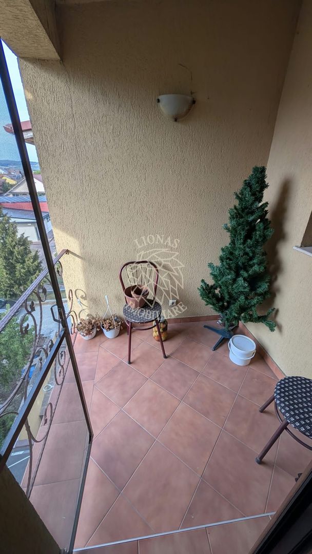 Apartament 47 mp con.-etaj 3-parcare-balcon-Zona Hotel Diana - Poză 4