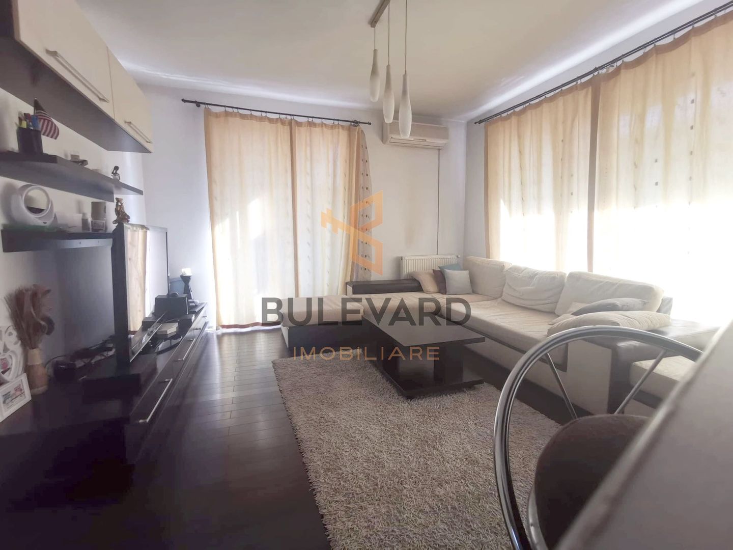 Apartament cu 2 camere zona strazii Eroilor! - Poză 1