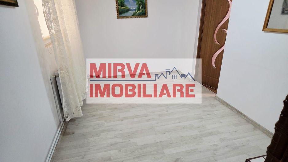 🏡 Casă renovată cu 6 camere, teren 557 mp – Berceni, Prahova - Poză 41