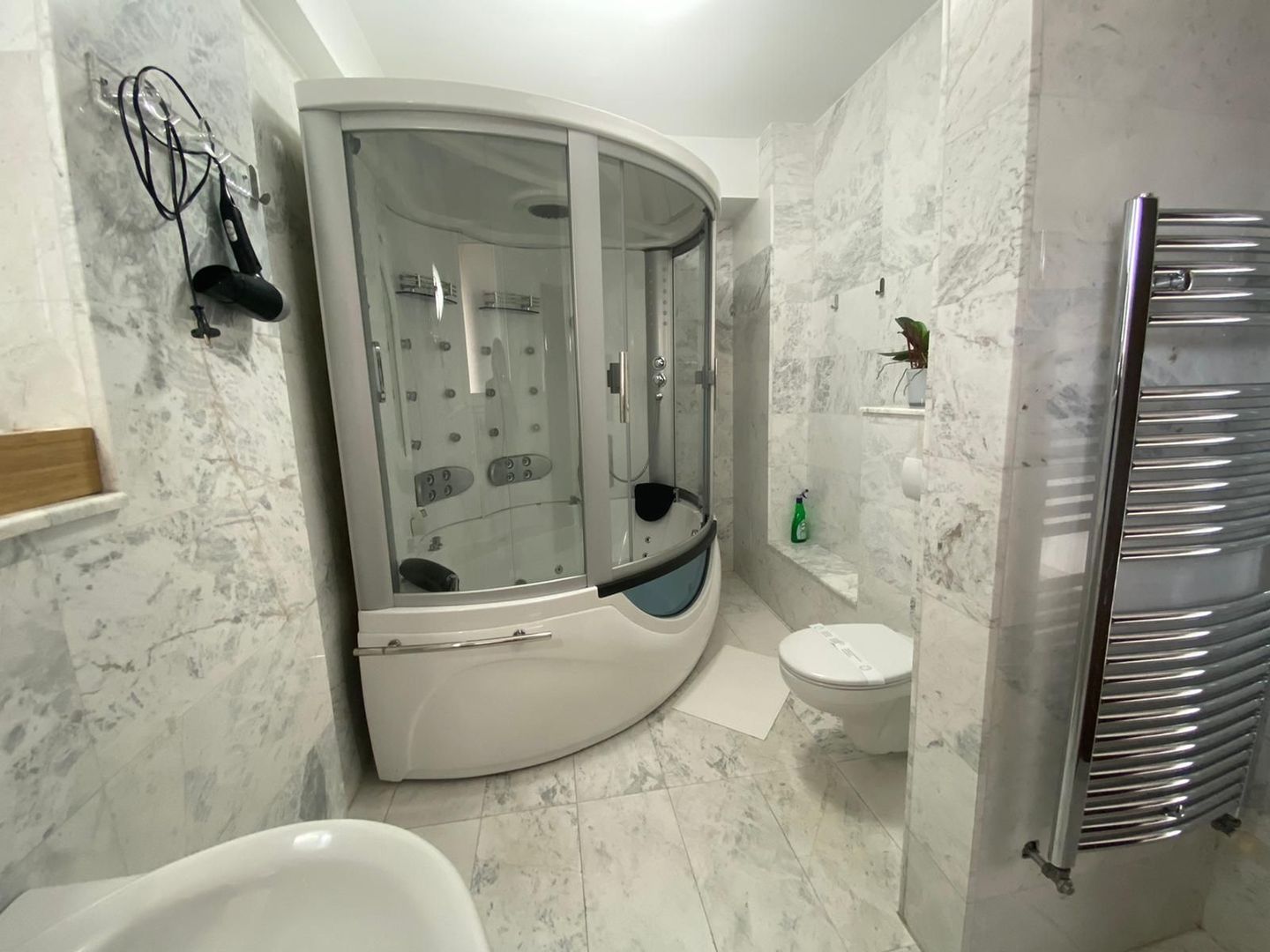 Apartament -220mp + terasa 200mp sector 4 Pasaj Marasesti an bloc 2000 - Poză 12