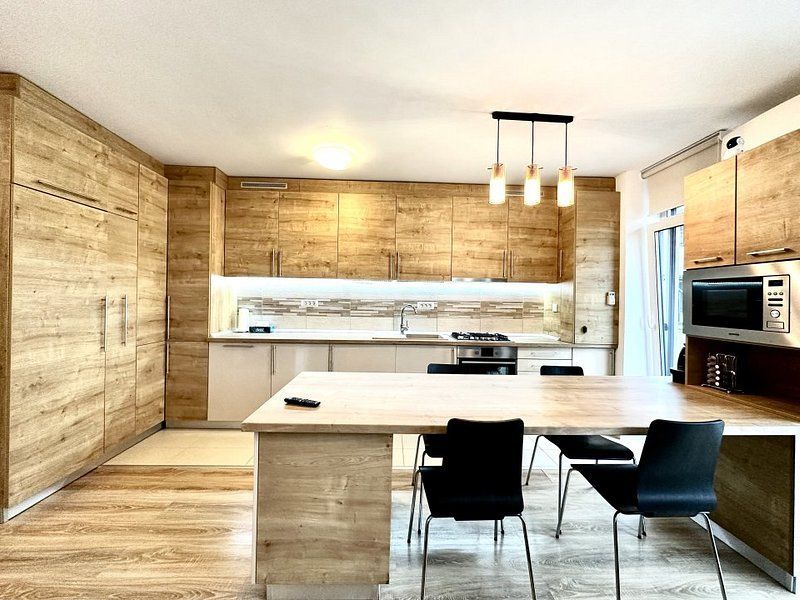 Un apartament cu 3 camere + loc parcare, primitor și modern, în zona Centrală - Poză 3