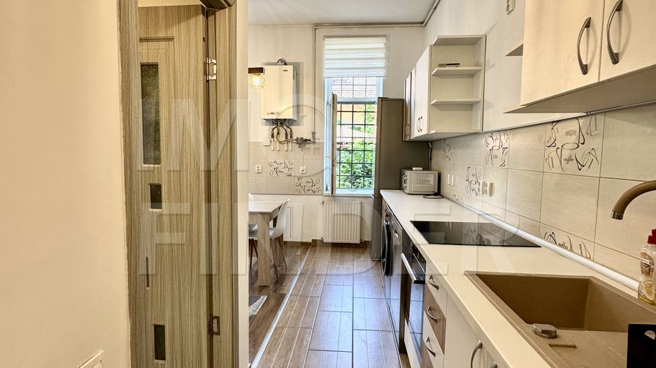 Închiriere 3 camere, 65 mp, în vilă, Str Republicii, aproape de UMF - Poză 3