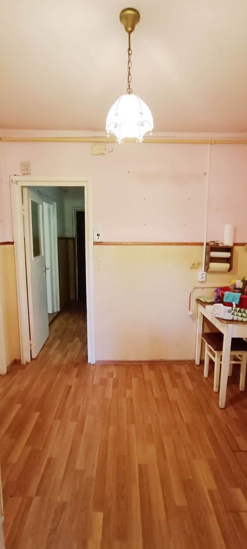 Apartament circular in cartierul astra - Poză 3
