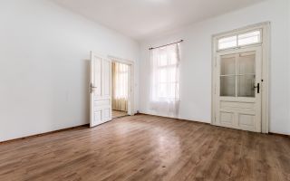 Apartament 2 camere Str. Lucian Blaga, clădire în renovare completa - Poză 2