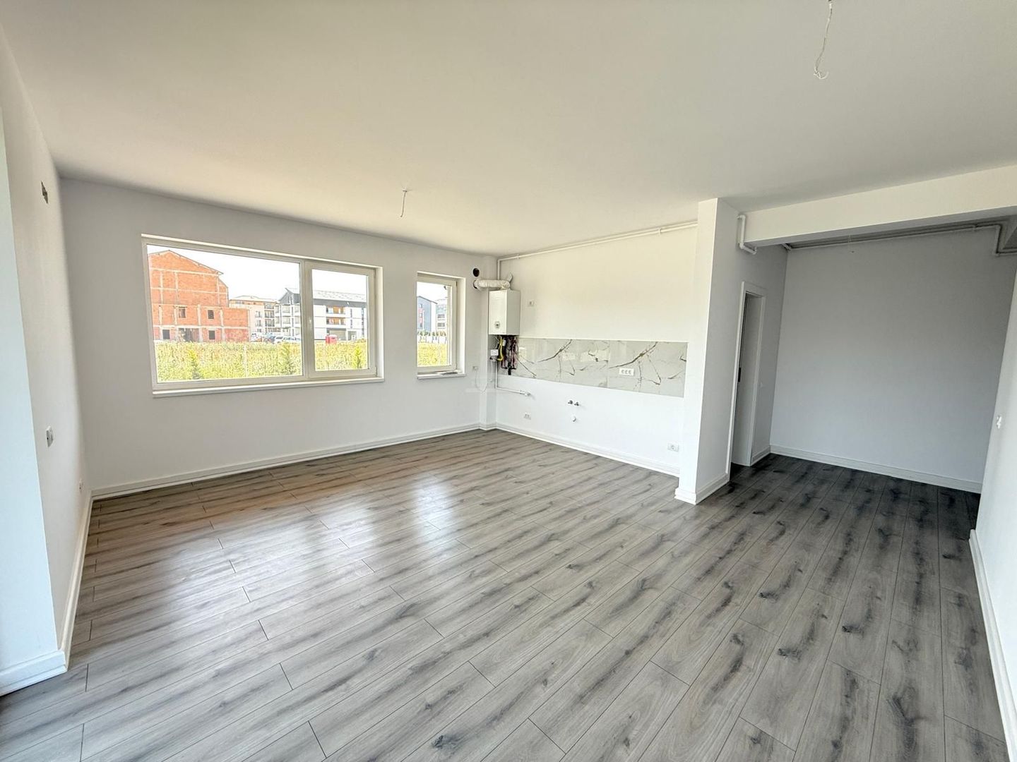 Gradina Proprie. Bloc finalizat. Pozitie excelenta - la asfalt. Loc de parcare. - Poză 1