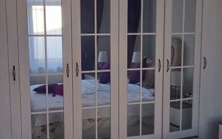 Casa perfectă pentru familie – curte, foișor cu grătar și garaj triplu - Poză 17