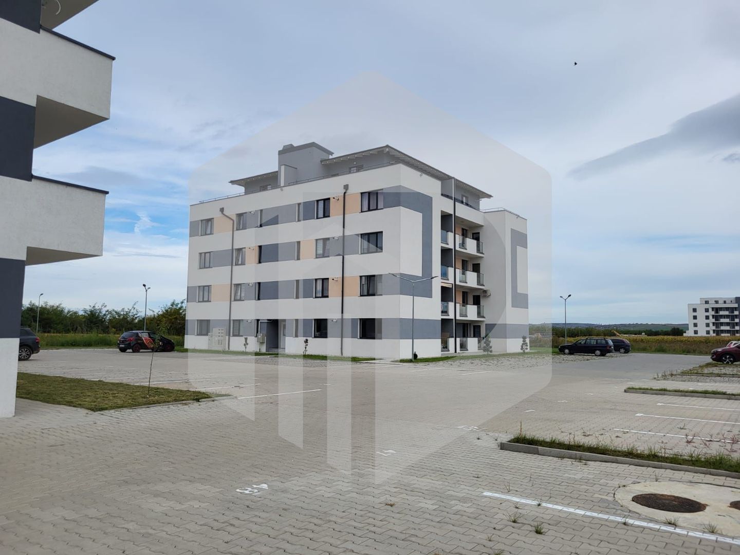 Calea Surii Mici | Apartament 3 camere - La Cheie - Intabulat - Poză 2
