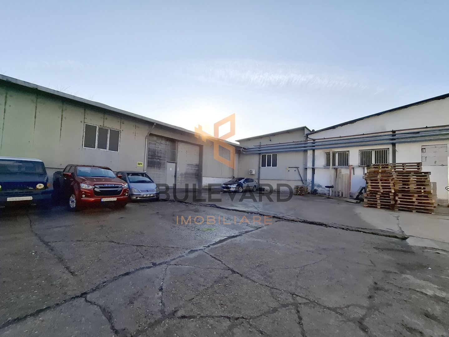 Hala / Spatiu industrial de inchiriat + 30 mp birou +10 parcari - Poză 8