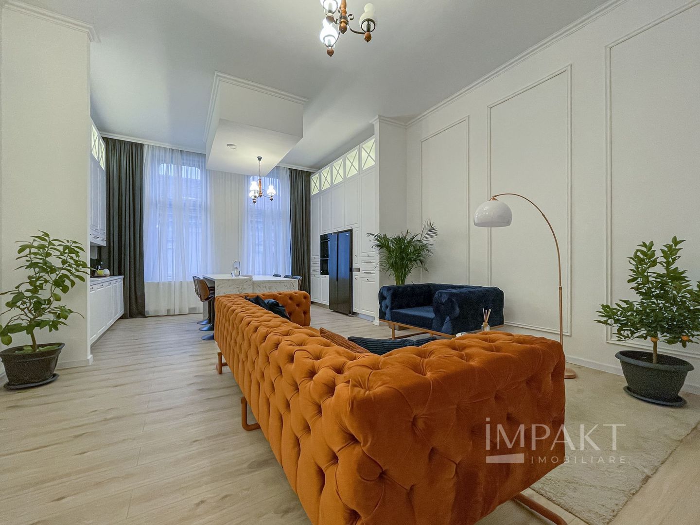 Apartament spectaculos cu 3 camere ultracentral - Poză 1