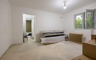 2 camere la parter, renovare avansată | Str. Argeșelu, Școala 110 - Poză 4
