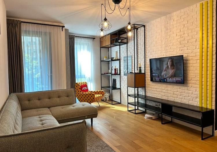 Apartament inchiriere 3 camere Unirii, 95mp, vedere bulevard, parcare inclusa - Poză 1