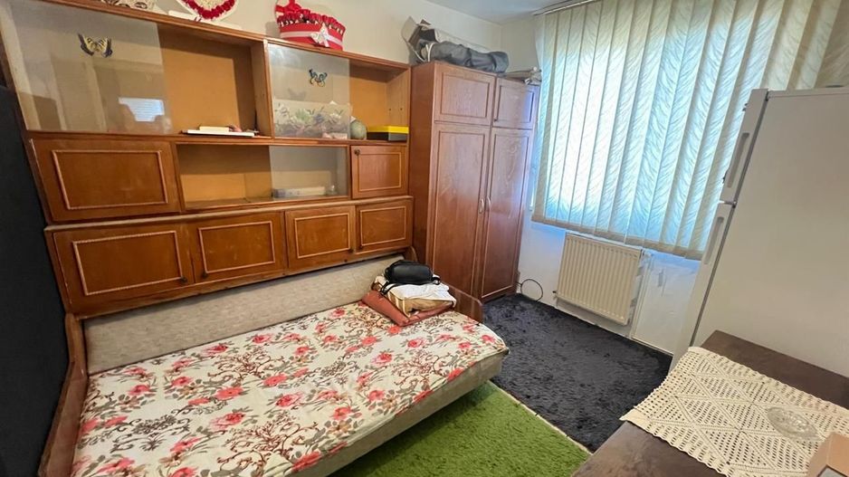 3 camere decomandat etaj 4/10 Dambovita centrala proprie - Poză 6