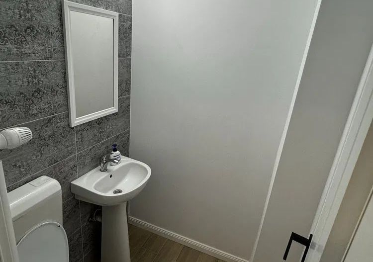 AP. 3 CAMERE- DRISTOR, PARCARE, MASINA DE SPALAT VASE, METROU 5 MINUTE - Poză 4