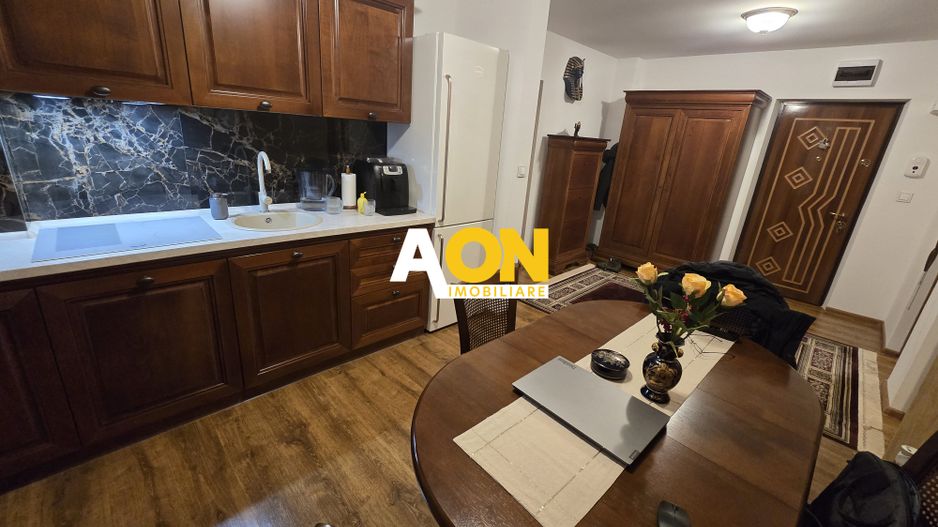 Apartament 2 Camere M-uri, Vedere spre Catedrala, Complet Renovat - Poză 4