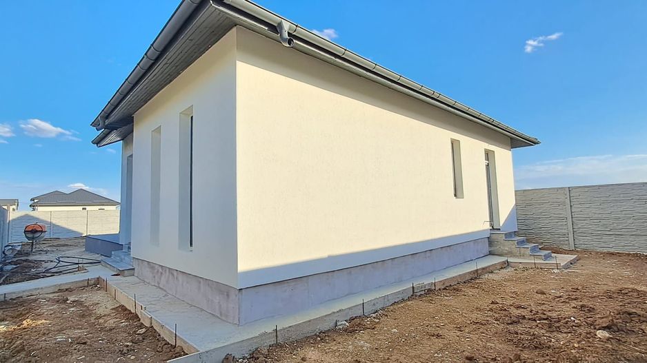 Casa individuala Dragomiresti Deal, utilitati, statii STB la 700 metri - Poză 6