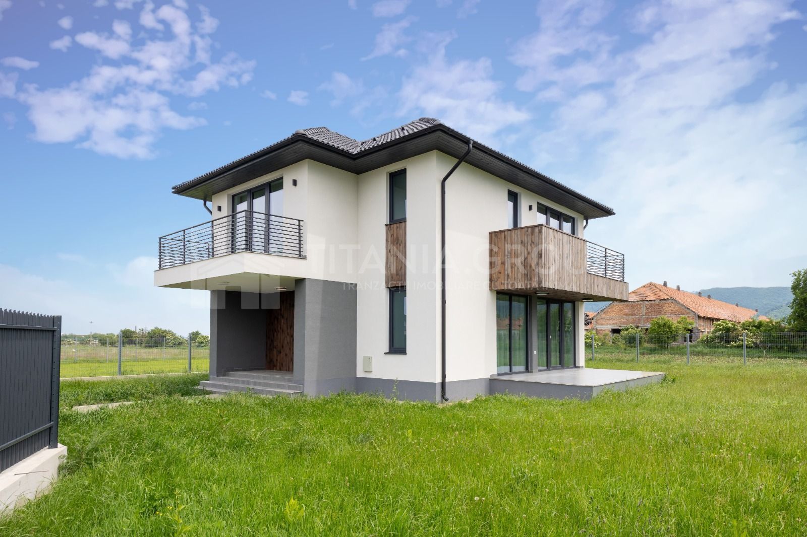 Casa individuala 4 camere, teren de 596 mp, partial mobilata, Cristian - Poză 1