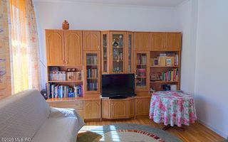 Lunei - Ion Neculce, 2 Apartamente. Mansarda 157 mp. Anexe, Lot 475 mp - Poză 30