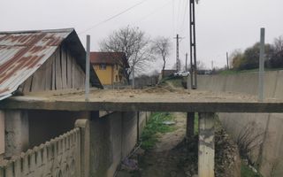 De vanzare casa in Argetoaia cu teren 7.000 mp - Poză 3