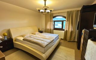 Vilă cu 10 camere P+2E+M 400 M² utili 2800 M² Teren Comandau - Poză 4