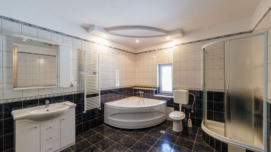 Proprietate multifunctionala | Doua cladiri | 581 mp | Pitesti - Poză 16