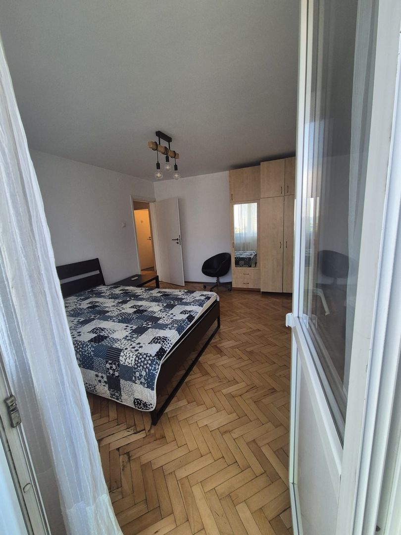 Apartament 2 camere. Decomandat. La 3 min. de metrou Eroii Revolutiei. - Poză 2