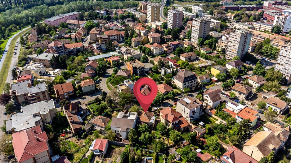 REPOZITIONARE PRET!!! Proprietate rară în zona de lux a Aradului - Poză 10