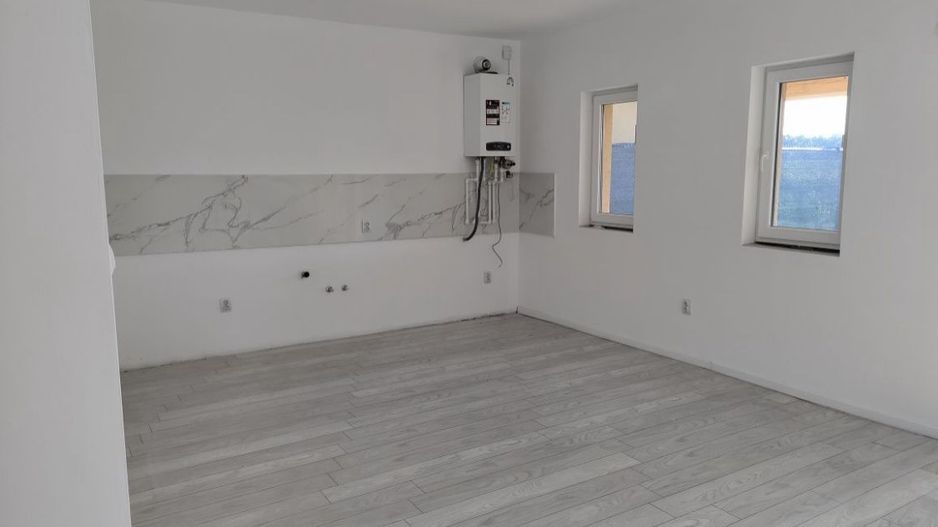 Vand sau schimb cu apartament, casa tip P in Martinesti - Poză 2