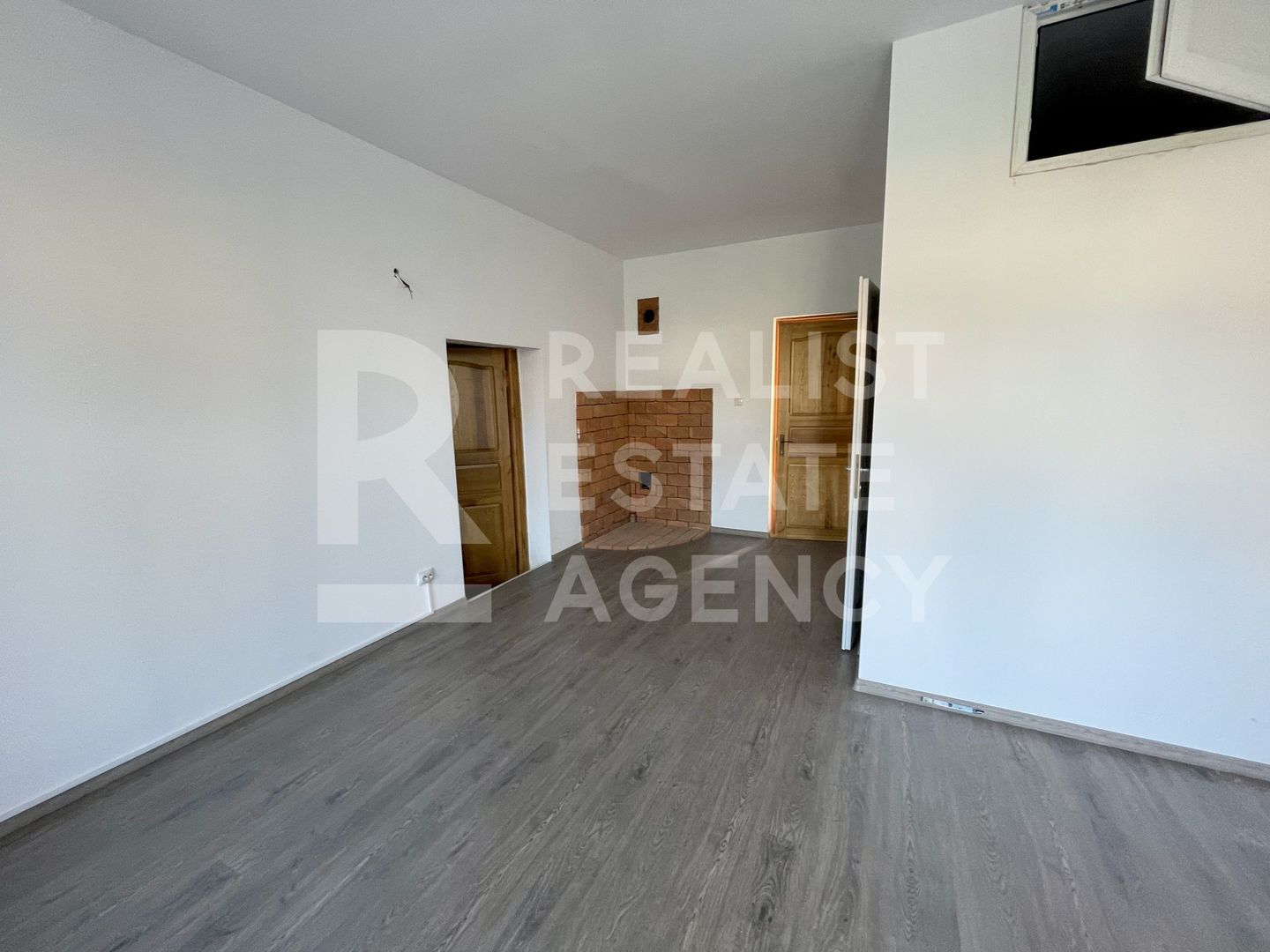 De vânzare – Clădire impresionantă, 11 camere, 9 dormitoare, Păcurari - Poză 14