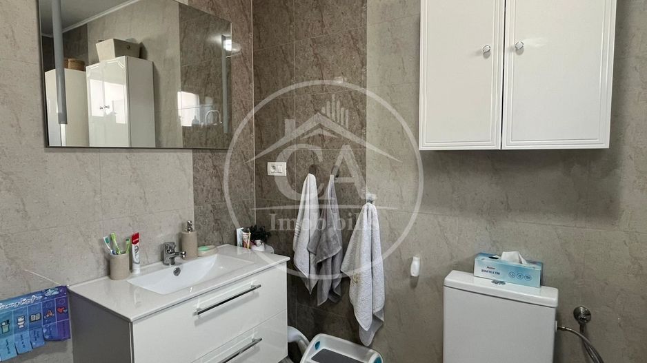 Casă P+subpantă cu 4 camere de vânzare în Cartierul Tineretului,Oradea - Poză 11