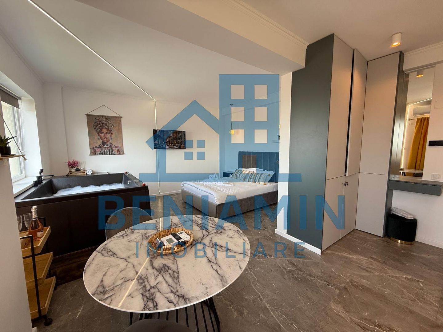 Garsoniera cu Jacuzzi-Vedere panoramica-Investitie regim hotelier-Top - Poză 1