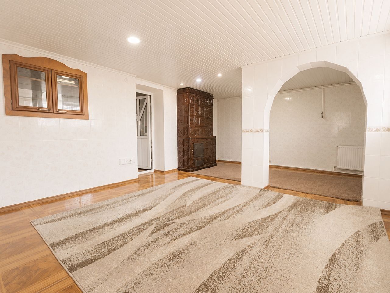 Casă 210 m² cu 5 dormitoare și teren 10 ari – Euroreparație | Drochia, str. Grigore Ureche - Poză 52