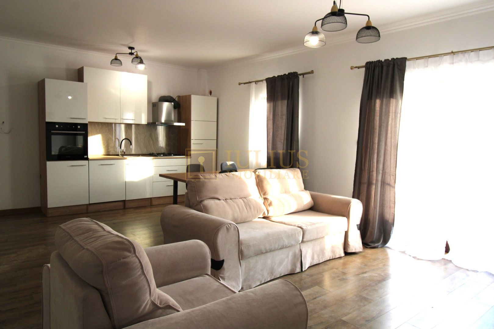 Zona Torontalului- 2 camere, loc de parcare si curte comuna| disponibil 01.10.27 - Poză 1