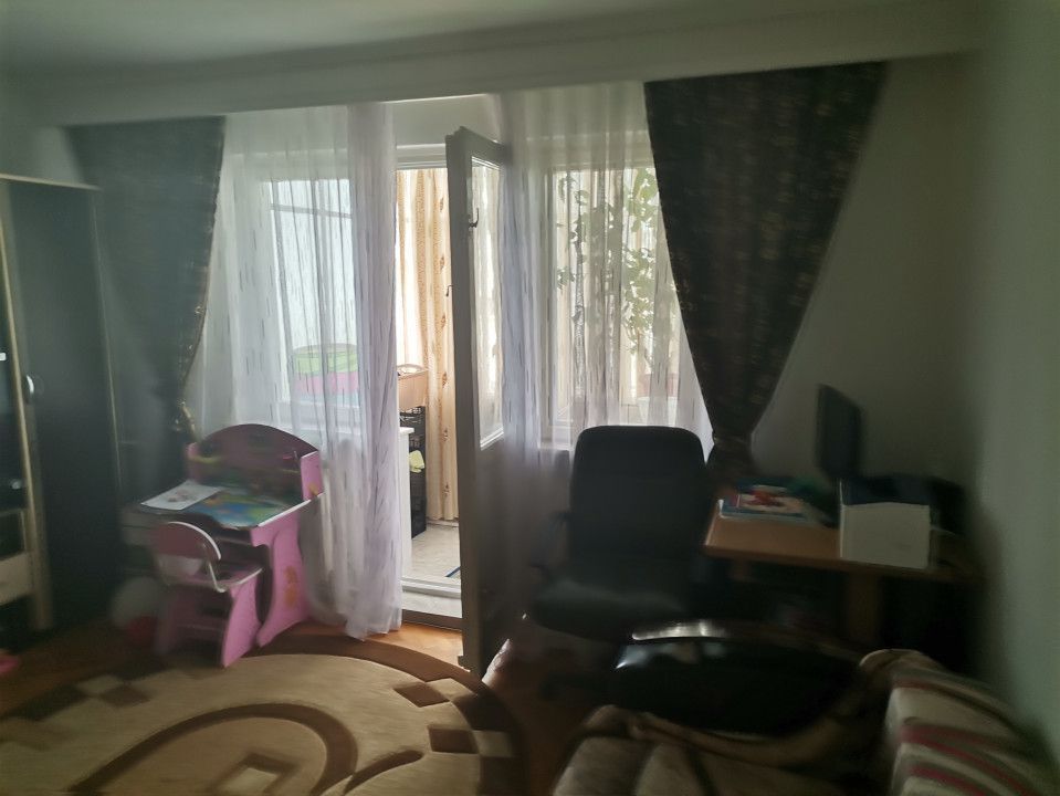 Vanzare apartament 2 camere, Banat - Poză 2
