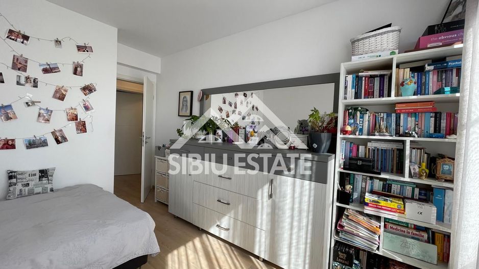 Casa cvadruplex de vanzare 4 camere, 2 locuri de parcare - Poză 6