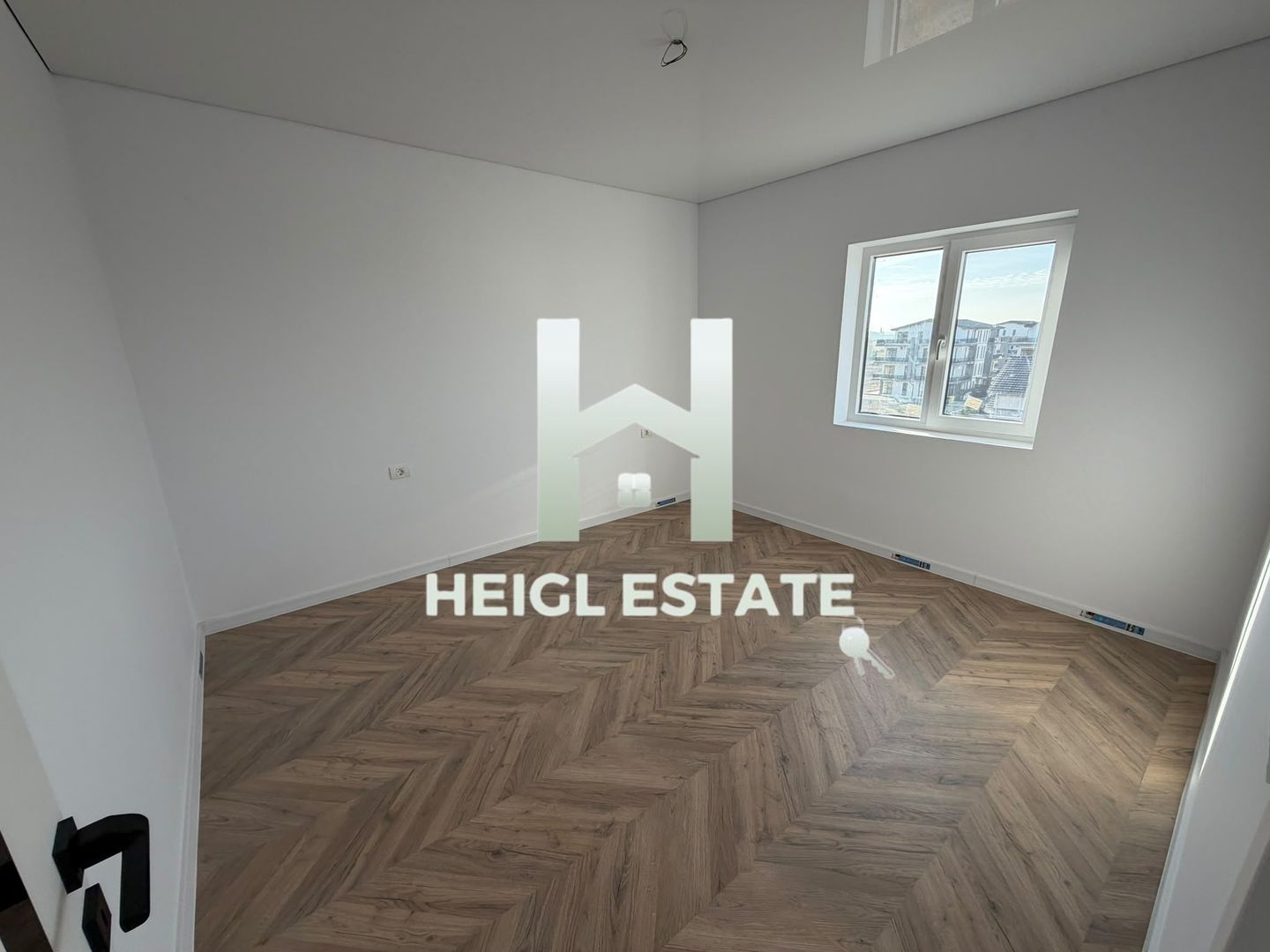 Apartament de tip penthouse cu 45 mp terasa - Poză 5