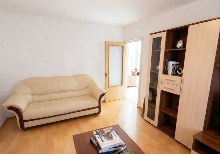 Apartament 2 camere renovat la 6 minute de metrou gorjului - Poză 1