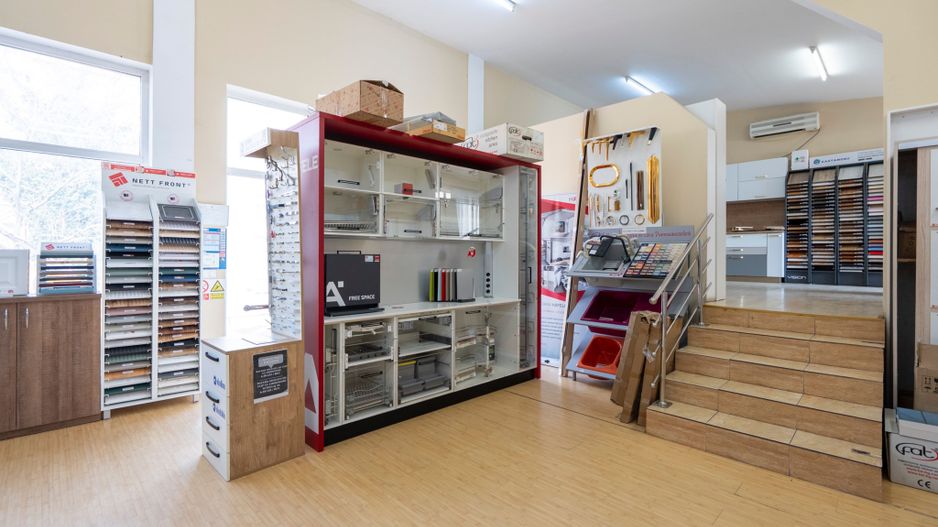 Spatiu Comercial, cu depozit, locuri de parcare, Iosia - Poză 8