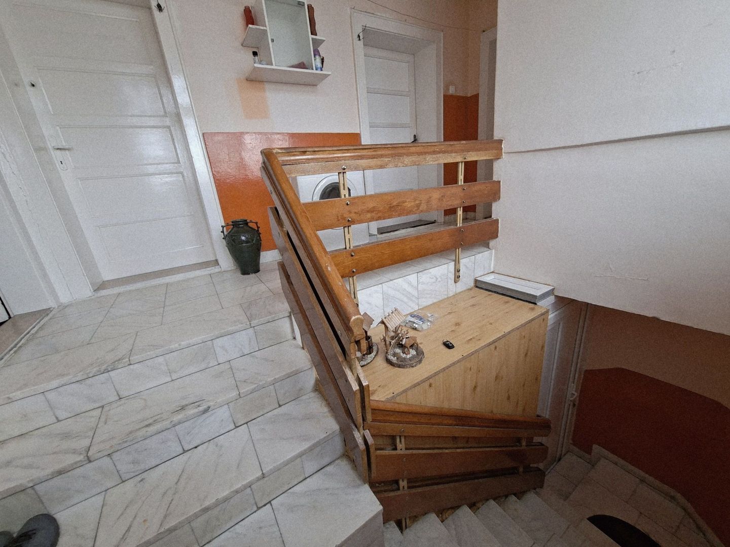 BRASADAS vinde apartament cu 3 camere la etaj in casă - Poză 6