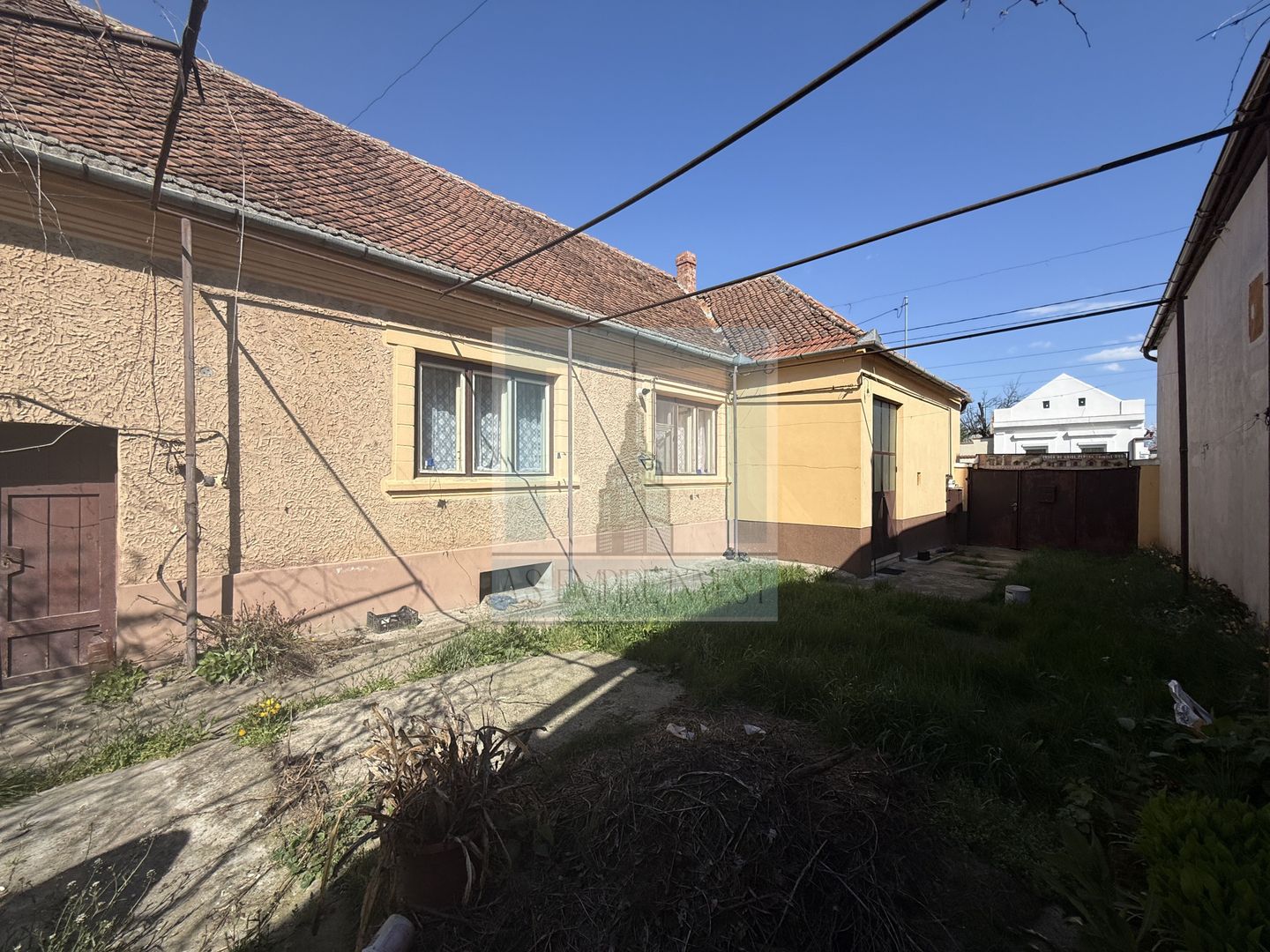 Casa 3 camere,singur in curte,360 mp teren - Halchiu/Brașov - Poză 4