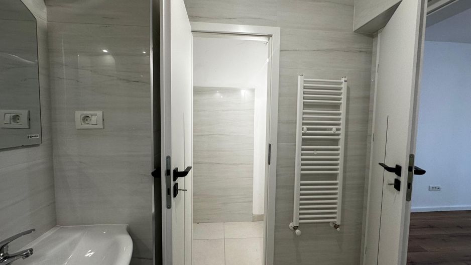 Apartament complet renovat cu scara interioara - Poză 18