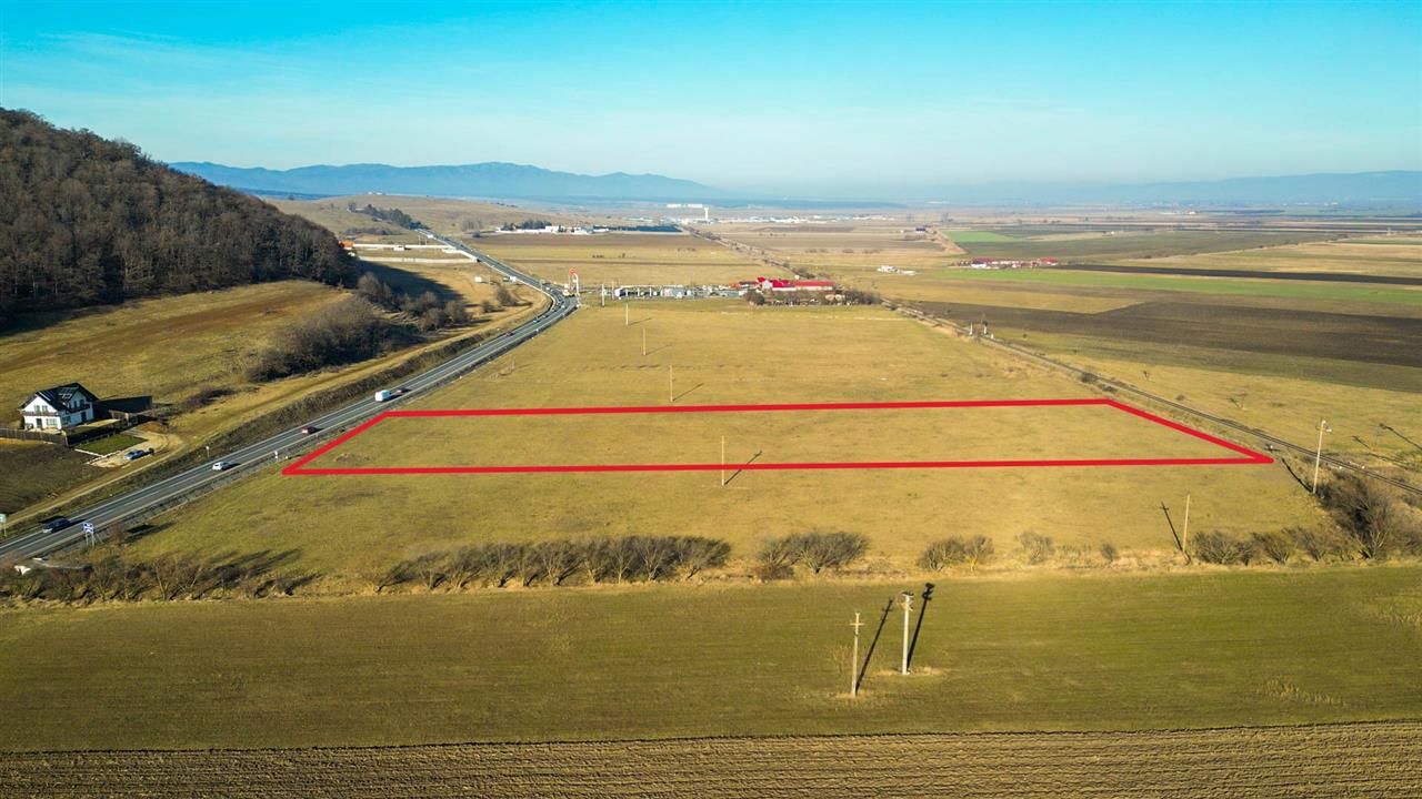 16.000 mp, teren intravilan, construibil, conditii apreciabile, Codlea Brasov - Poză 2