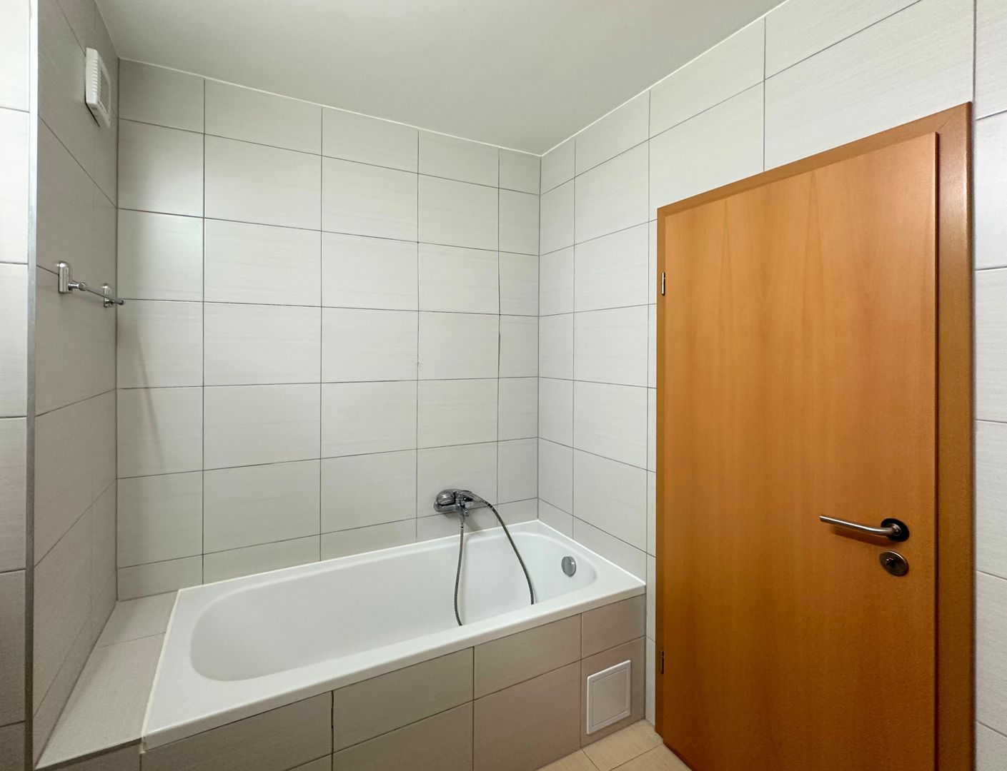 Apartament 2 camere mobilat și utilat cu vedere superbă spre Tâmpa - Poză 16