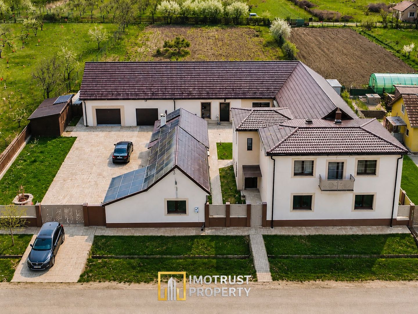 O Proprietate. Multiple Modele de Afaceri. | 8 camere, 450 mp utili - Poză 3