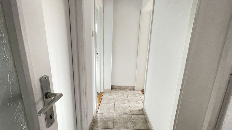 SPATIOS IN ZONA MEDICINEI -4 camere,garaj propriu si boxa - Poză 17